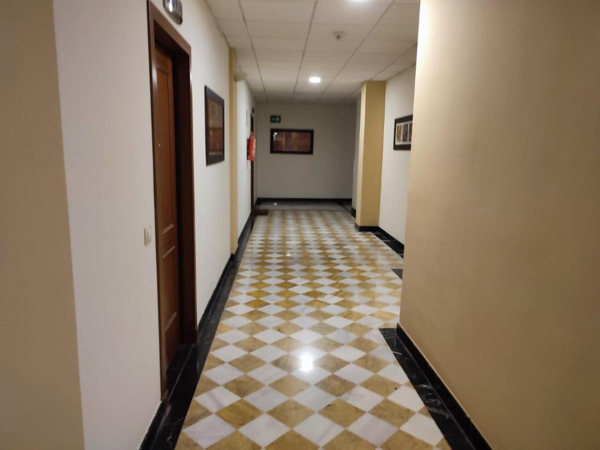 Fibes Lux Sevilla Este. Exteriör bild