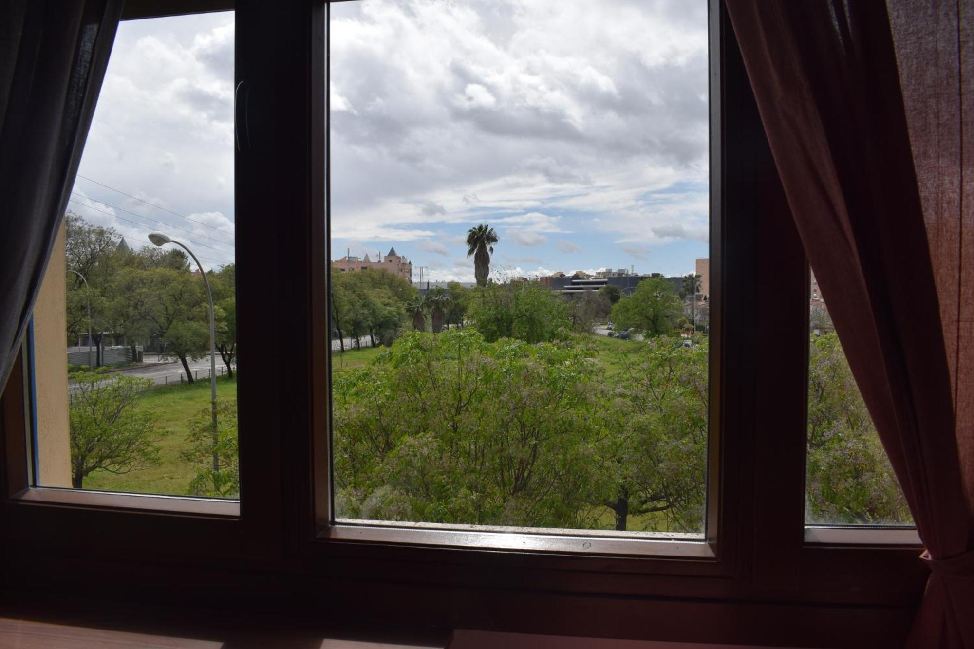 Fibes Lux Sevilla Este. Exteriör bild